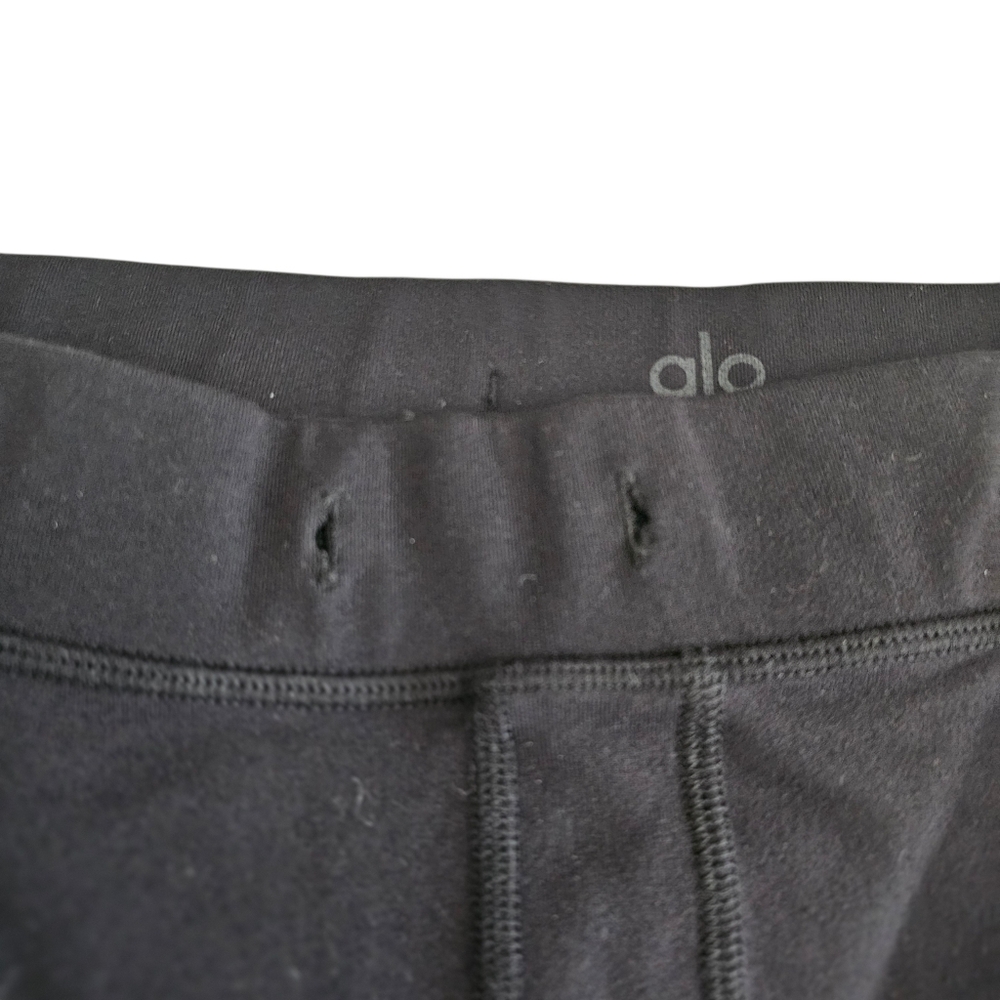 ALO Yoga Women’s Black Bike Shorts 10" Inseam SMALL Workout Exercise Athleisure - Picture 3 of 5